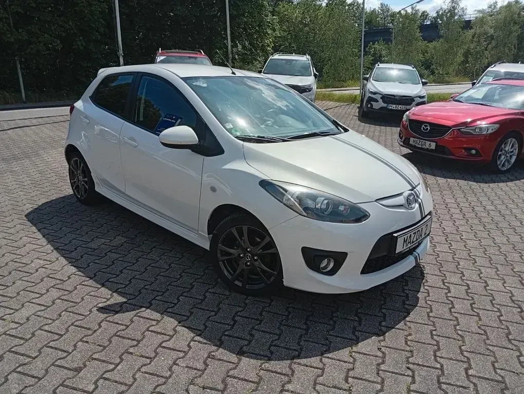 Gebraucht Mazda 2 Dynamic 86 PS (63 kW) 2010 Weiß Kleinwagen