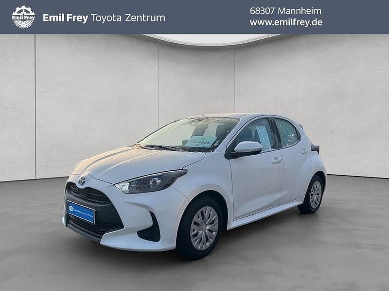 Weiß Gebraucht 2022 Toyota Yaris Business Edition Limousine | 18.490 € (Guter Preis) - Bild 1/4