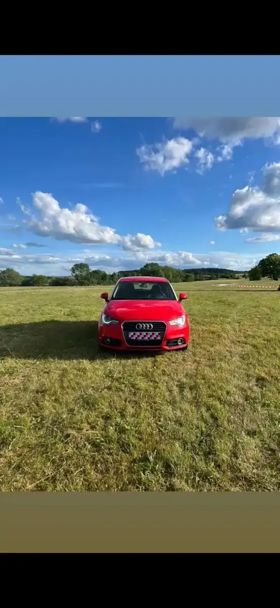 Gebraucht Audi A1 Ambition 105 PS (77 kW) 2010 Rot Kleinwagen