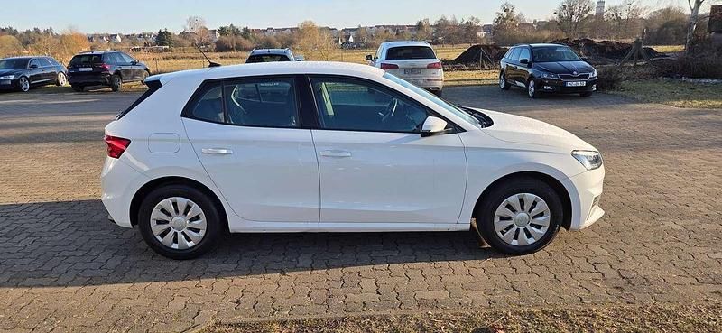 Gebraucht Skoda Fabia Ambition 80 PS (58 kW) 2022 Candy weiss Limousine