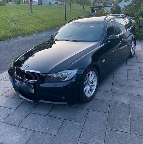 Schwarz Gebraucht 2007 BMW 318 Kombi | 4.350 € - Bild 1/4