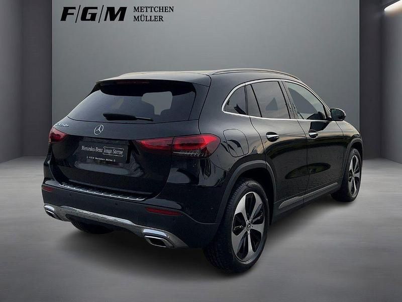 Gebraucht Mercedes GLA250 Progressive 218 PS (160 kW) 2022 Unilack nachtschwarz SUV