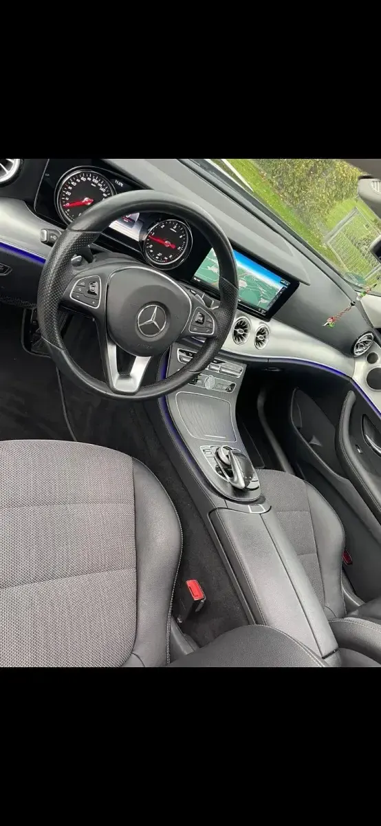 Gebraucht Mercedes E220 194 PS (142 kW) 2019 Schwarz Coupé
