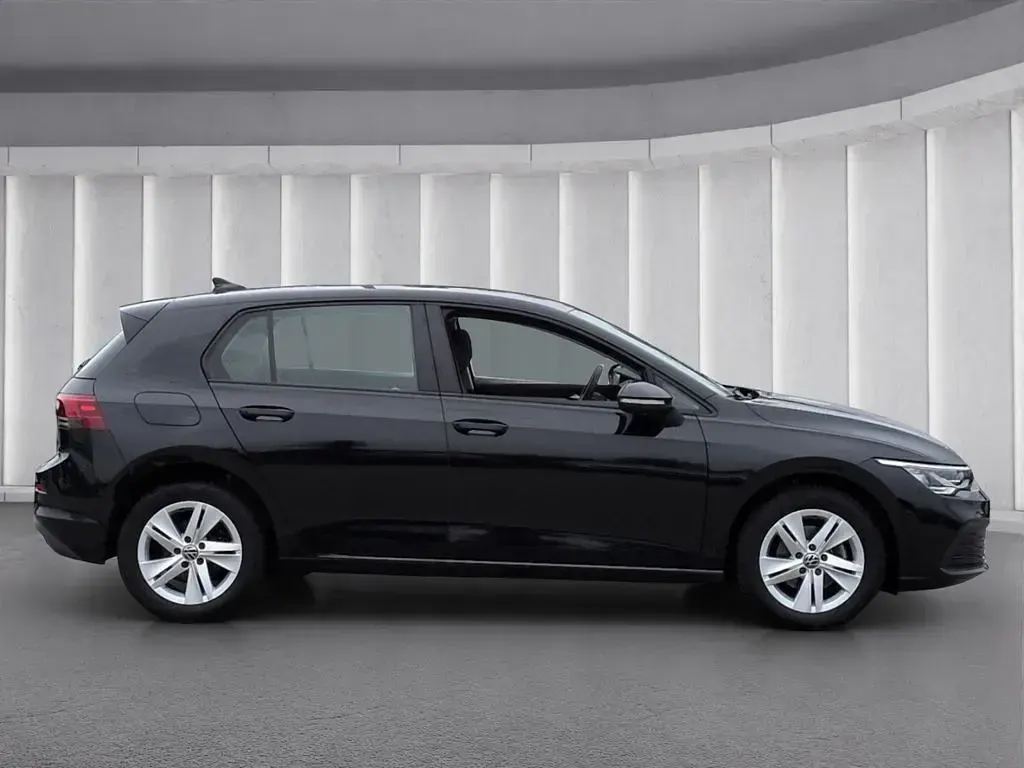 Gebraucht VW Golf VIII Life 116 PS (85 kW) 2022 Schwarz Limousine