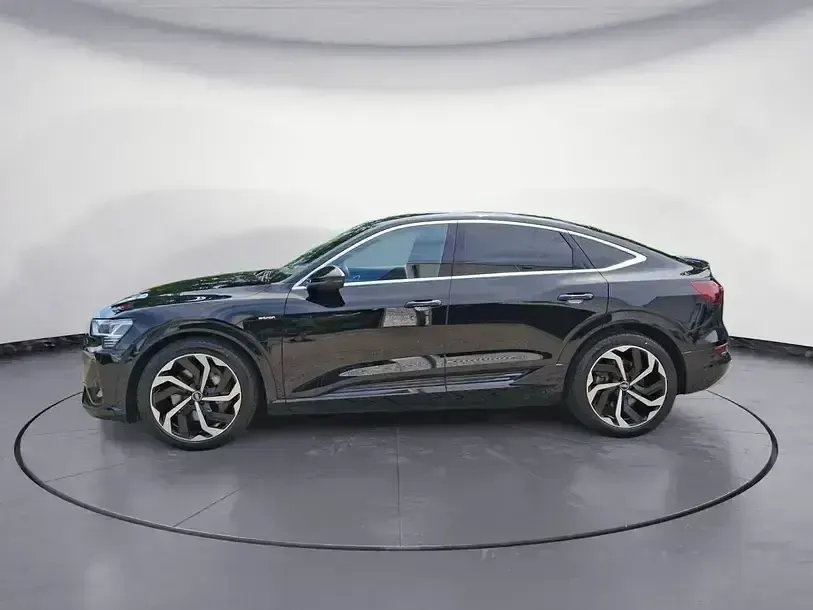 Gebraucht Audi e-tron Sportback S-Line 230 kW (313 PS) 2021 Brillantschwarz SUV