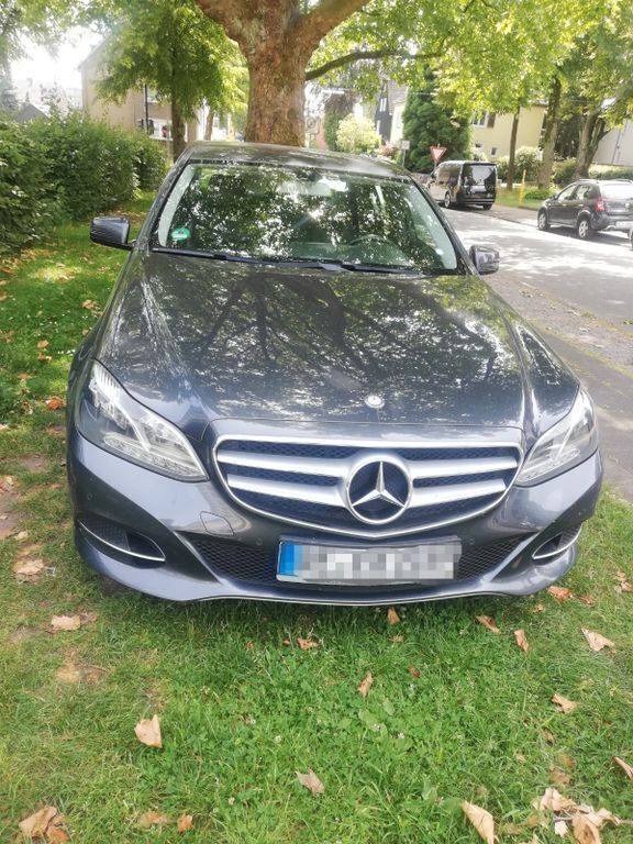 Grau Gebraucht 2015 Mercedes E200 Avantgarde Limousine | 20.000 € (Fairer Preis) - Bild 1/4