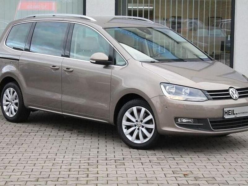 Gebraucht VW Sharan Highline 150 PS (110 kW) 2017 Gold Van / Kleinbus