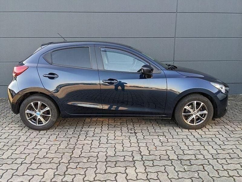 Gebraucht Mazda 2 Exclusive 90 PS (66 kW) 2015 Mitternachsblau metallic (metallic) Kleinwagen