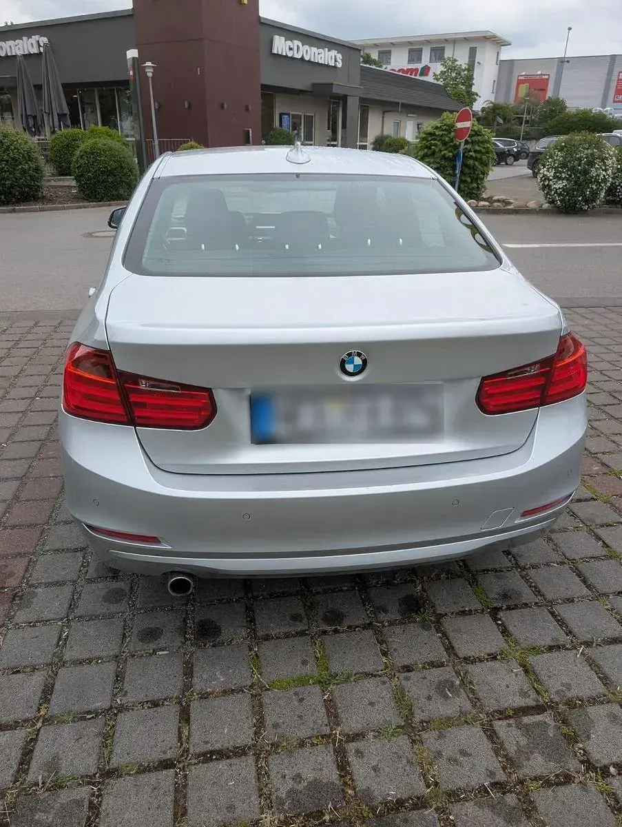 Gebraucht BMW 316 116 PS (85 kW) 2013 Silber Limousine