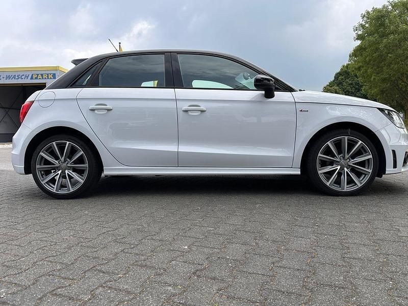 Weiß Gebraucht 2014 Audi A1 Sportback S-Line Kleinwagen | 11.699 € (Fairer Preis) - Bild 1/4