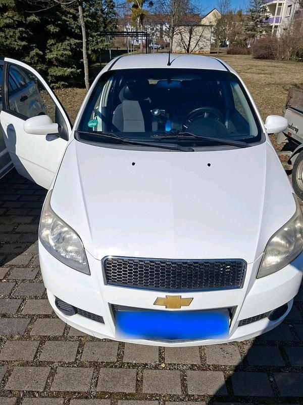 Gebraucht Chevrolet Aveo 84 PS (61 kW) 2009 Weiß Kleinwagen