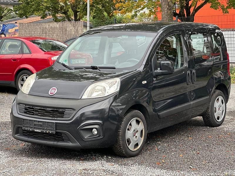 Schwarz Gebraucht 2017 Fiat Qubo Lounge Van / Kleinbus | 4.300 € - Bild 1/4