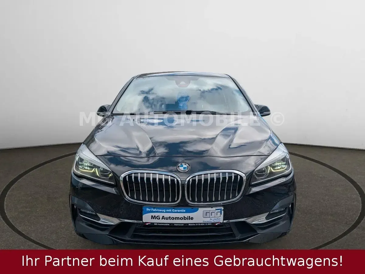 Gebraucht BMW 220 Gran Tourer Luxury Line 190 PS (139 kW) 2021 Schwarz Van / Kleinbus