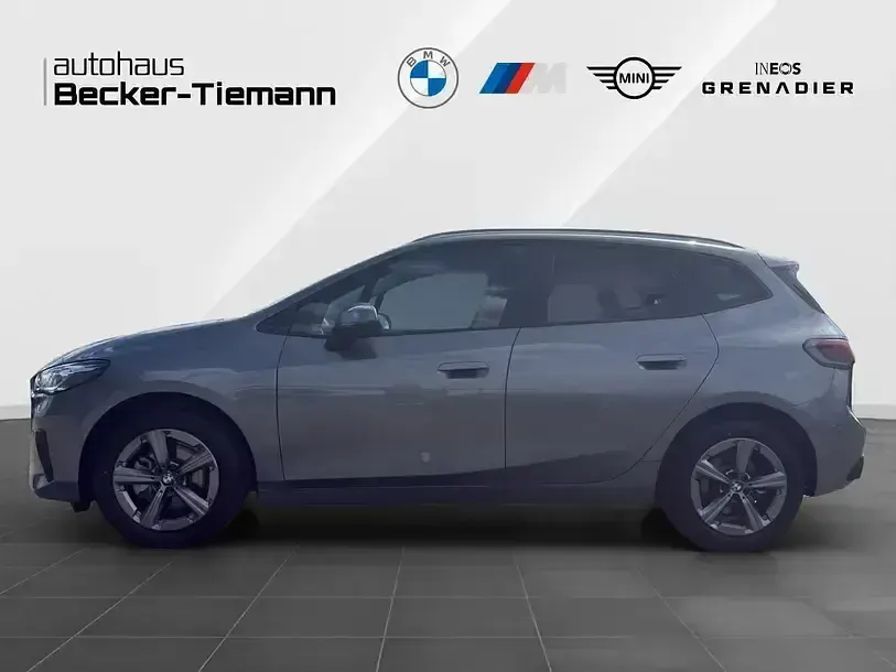 Gebraucht BMW 220 Active Tourer Luxury Line 150 PS (110 kW) 2025 Grau Van / Kleinbus