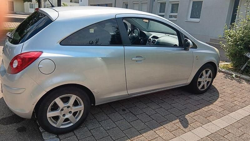 Silber Gebraucht 2011 Opel Corsa Selection Kleinwagen | 1.699 € (Superpreis) - Bild 1/4