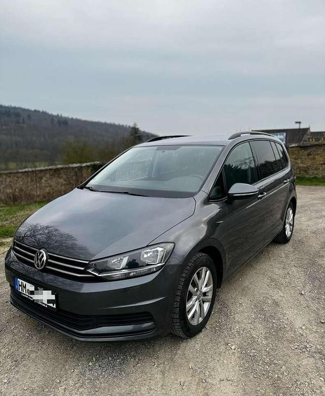 Gebraucht 2016 VW Touran Comfortline Van / Kleinbus | 14.500 € (Etwas zu teuer) - Bild 1/4