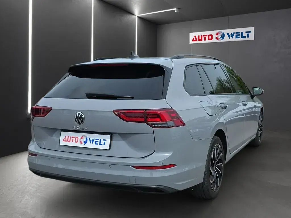 Gebraucht VW Golf VIII 110 PS (80 kW) 2021 Grau Kombi