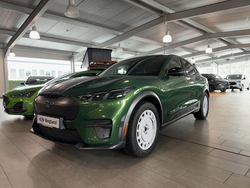 Eruption green grün Gebraucht 2024 Ford Mustang Mach-E GT SUV | 66.480 € - Bild 1/4