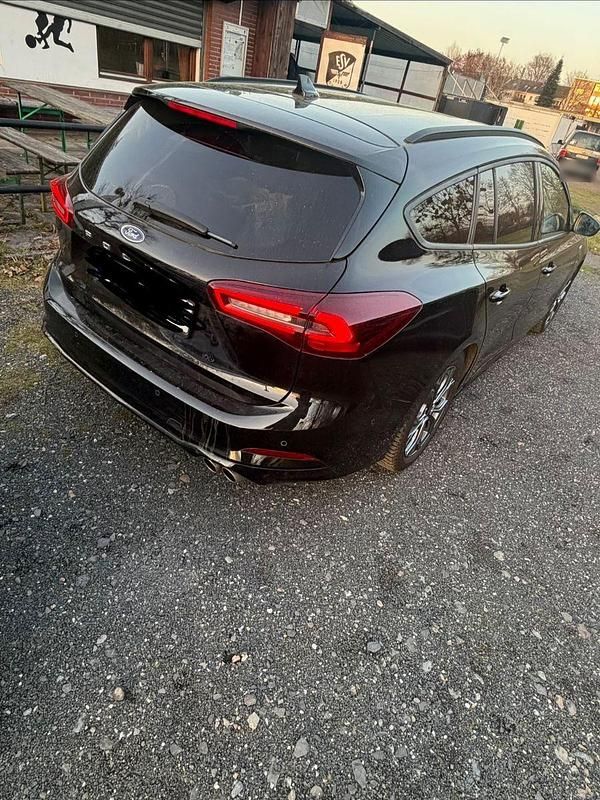 Gebraucht Ford Focus ST-Line X 155 PS (114 kW) 2024 Schwarz Kombi
