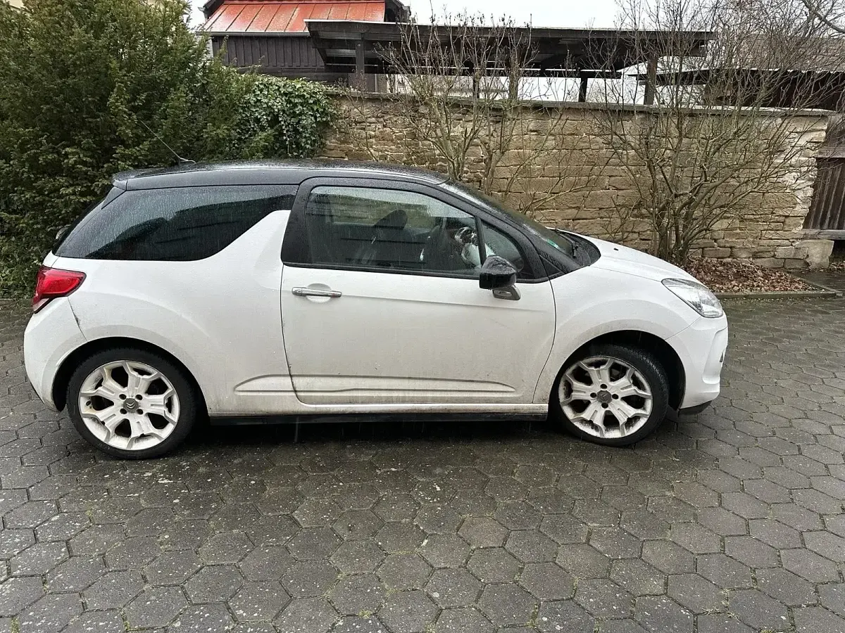 Gebraucht Citroën DS3 So Chic 120 PS (88 kW) 2011 Weiß Kleinwagen