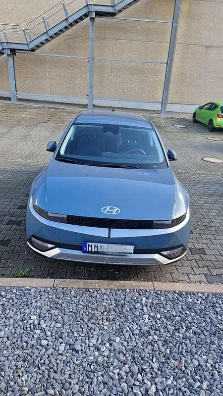 Blau Gebraucht 2023 Hyundai Ioniq 5 Basis SUV | 21.000 € (Guter Preis) - Bild 1/4
