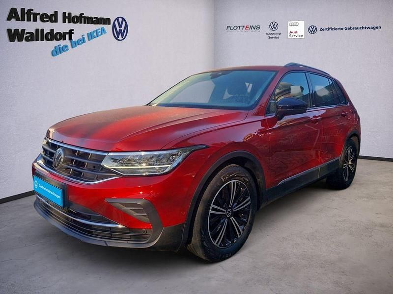 Gebraucht VW Tiguan Active 150 PS (110 kW) 2023 Rot SUV