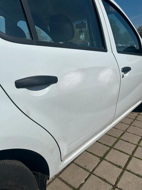 Second-hand Dacia Sandero 75 CP (55 kW) 2010 Alb Hatchback