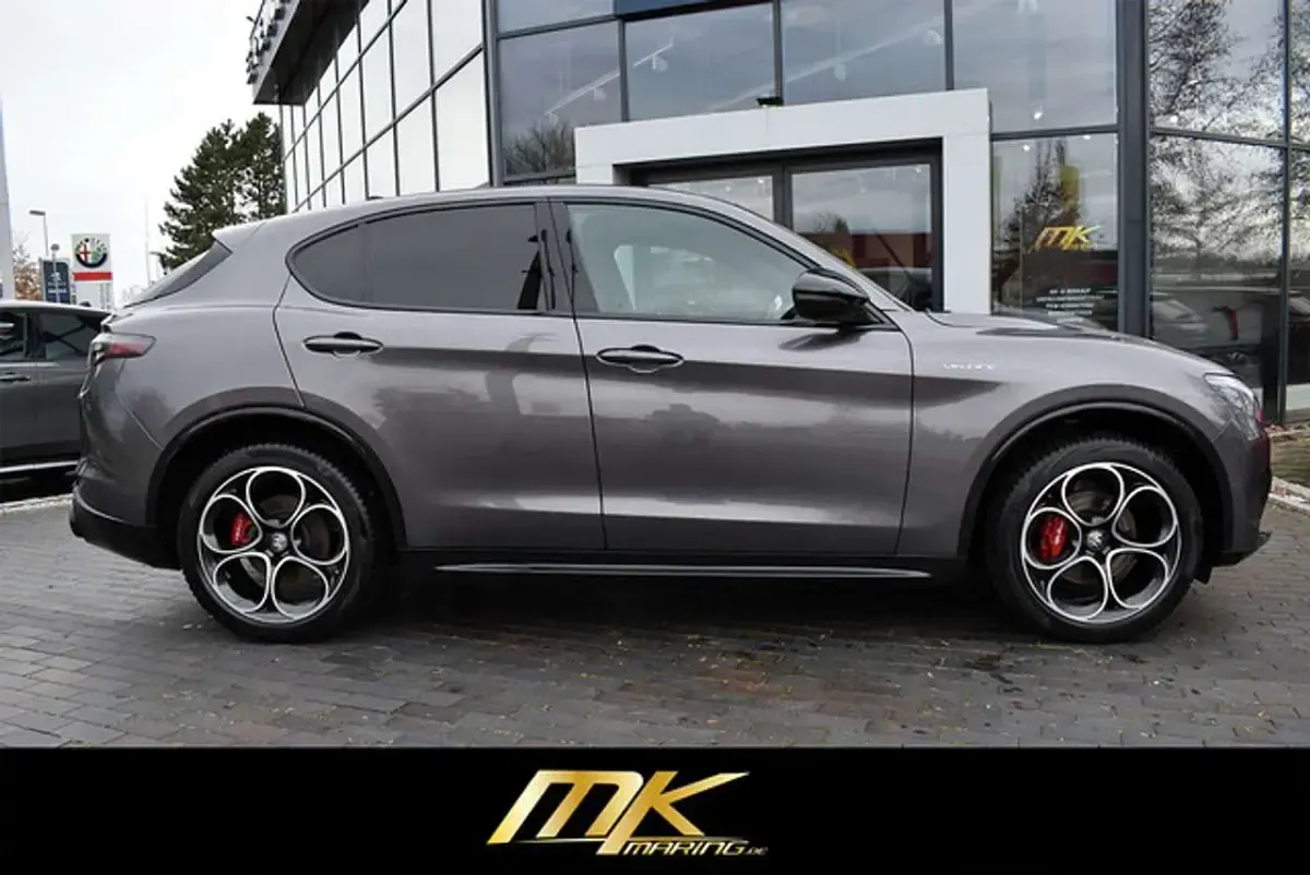 Gebraucht Alfa Romeo Stelvio Veloce 280 PS (205 kW) 2024 Grigio vesuvio, metalli (metallic) SUV