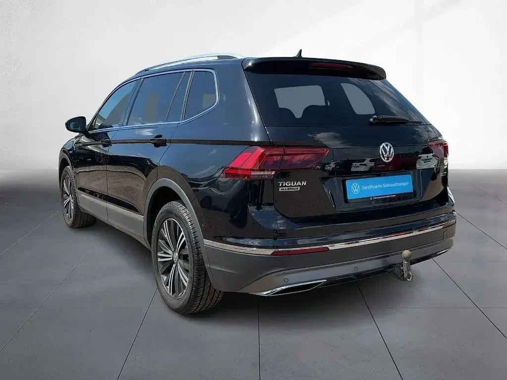 Gebraucht VW Tiguan Allspace Highline 200 PS (147 kW) 2021 Deep black perleffekt SUV