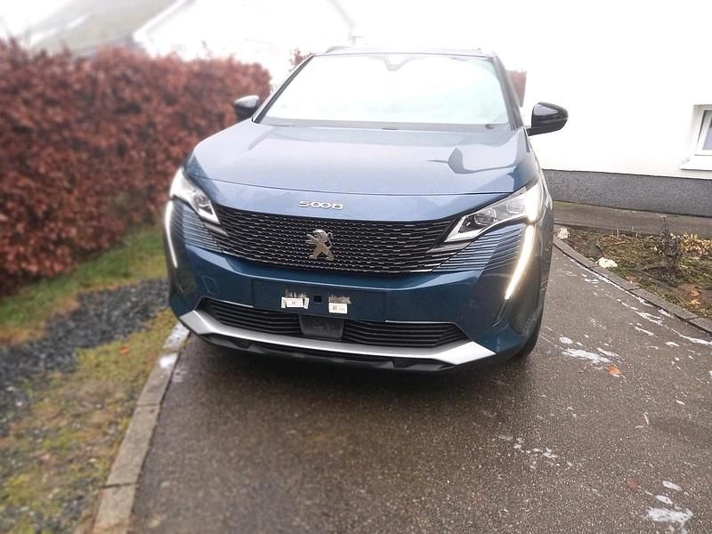 Blau Gebraucht 2021 Peugeot 5008 GT Limousine | 17.900 € (Fairer Preis) - Bild 1/4