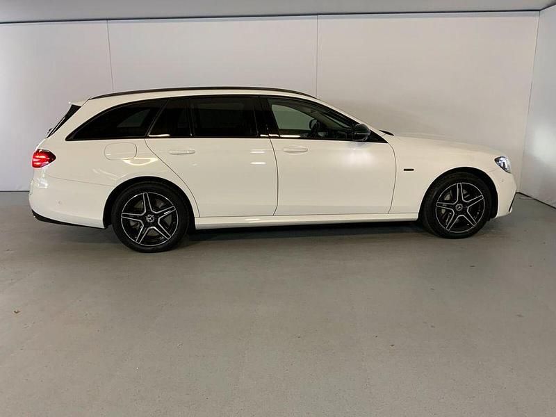 Gebraucht Mercedes E300 AMG line 306 PS (225 kW) 2020 Unilack polarweiß Kombi