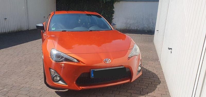 Orange Gebraucht 2012 Toyota GT86 GT Coupé | 18.999 € (Fairer Preis) - Bild 1/4