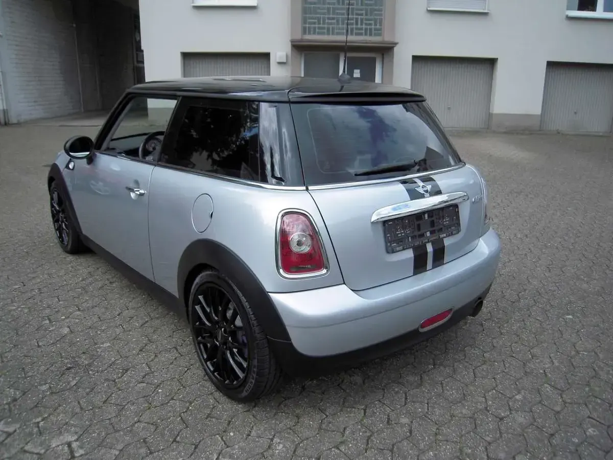 Gebraucht Mini Cooper 122 PS (89 kW) 2010 Pure silver metallic Kleinwagen