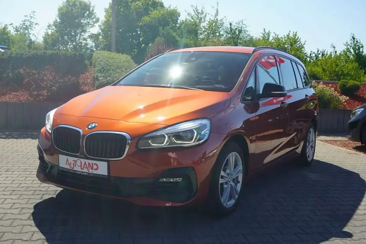 Gebraucht BMW 218 Sport Line 140 PS (102 kW) 2018 Orange Van / Kleinbus