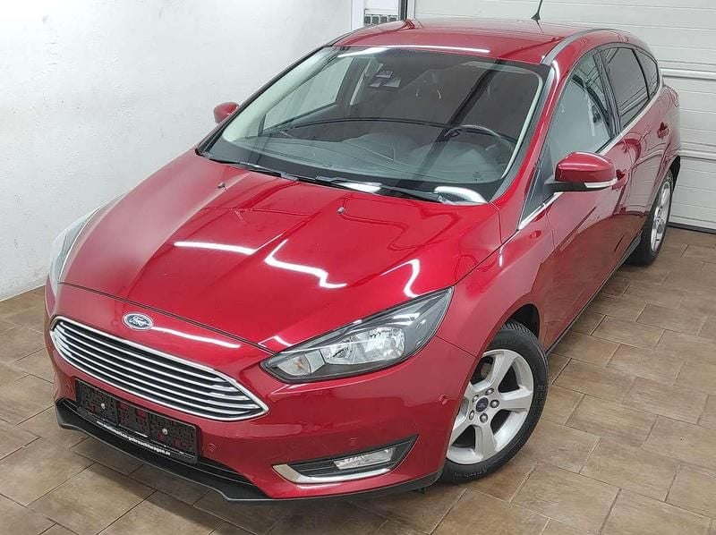 Gebraucht Ford Focus 125 PS (91 kW) 2016 Rot Kleinwagen