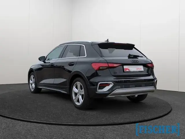 Gebraucht Audi A3 Ambiente 150 PS (110 kW) 2025 Schwarz Limousine