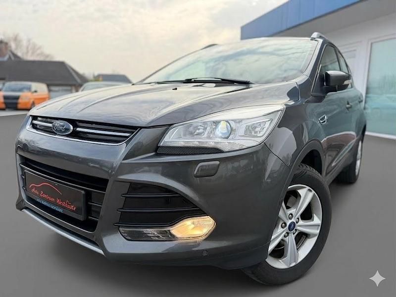 Gebraucht Ford Kuga Titanium 150 PS (110 kW) 2016 Grau SUV