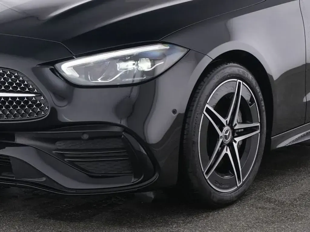 Gebraucht Mercedes C220 AMG 200 PS (147 kW) 2025 Schwarz Limousine