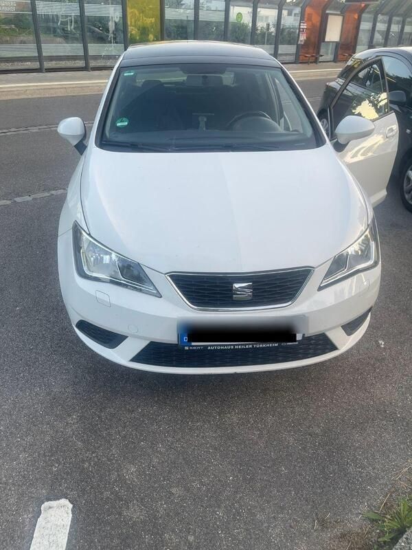 Weiß Gebraucht 2014 Seat Ibiza Reference Kleinwagen | 3.800 € (Guter Preis) - Bild 1/4