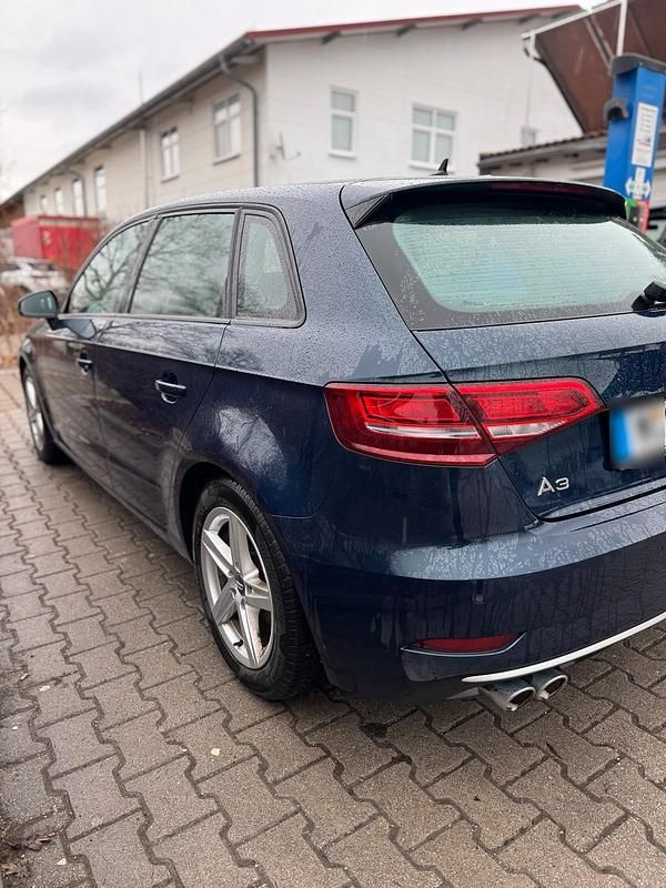 Second-hand Audi A3 Design 184 CP (135 kW) 2020 Albastru Berlinǎ