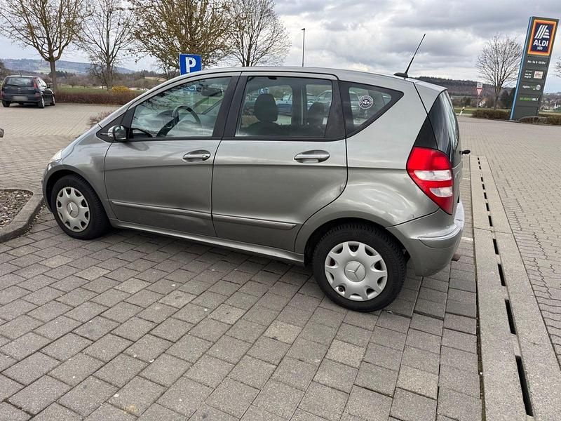 Gebraucht Mercedes A180 Elegance 109 PS (80 kW) 2008 Beige Van / Kleinbus