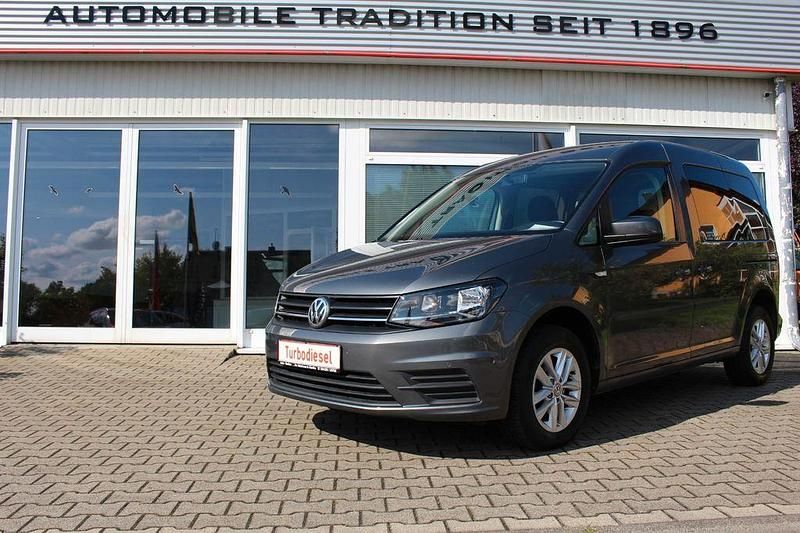 Grau Gebraucht 2018 VW Caddy Van / Kleinbus | 22.590 € (Teuer) - Bild 1/4