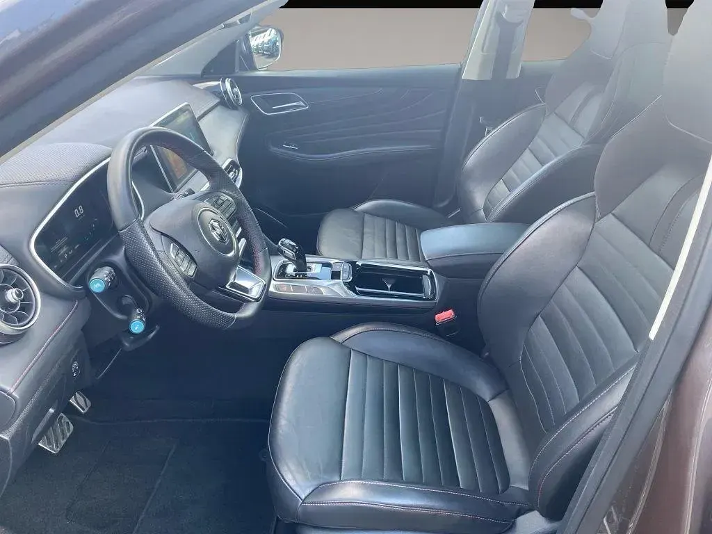Gebraucht MG HS Luxury 162 PS (119 kW) 2024 Manufacturer SUV