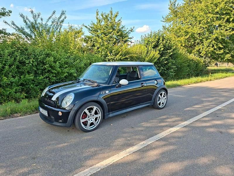 Schwarz Gebraucht 2005 Mini John Cooper Works Kleinwagen | 3.900 € (Fairer Preis) - Bild 1/4