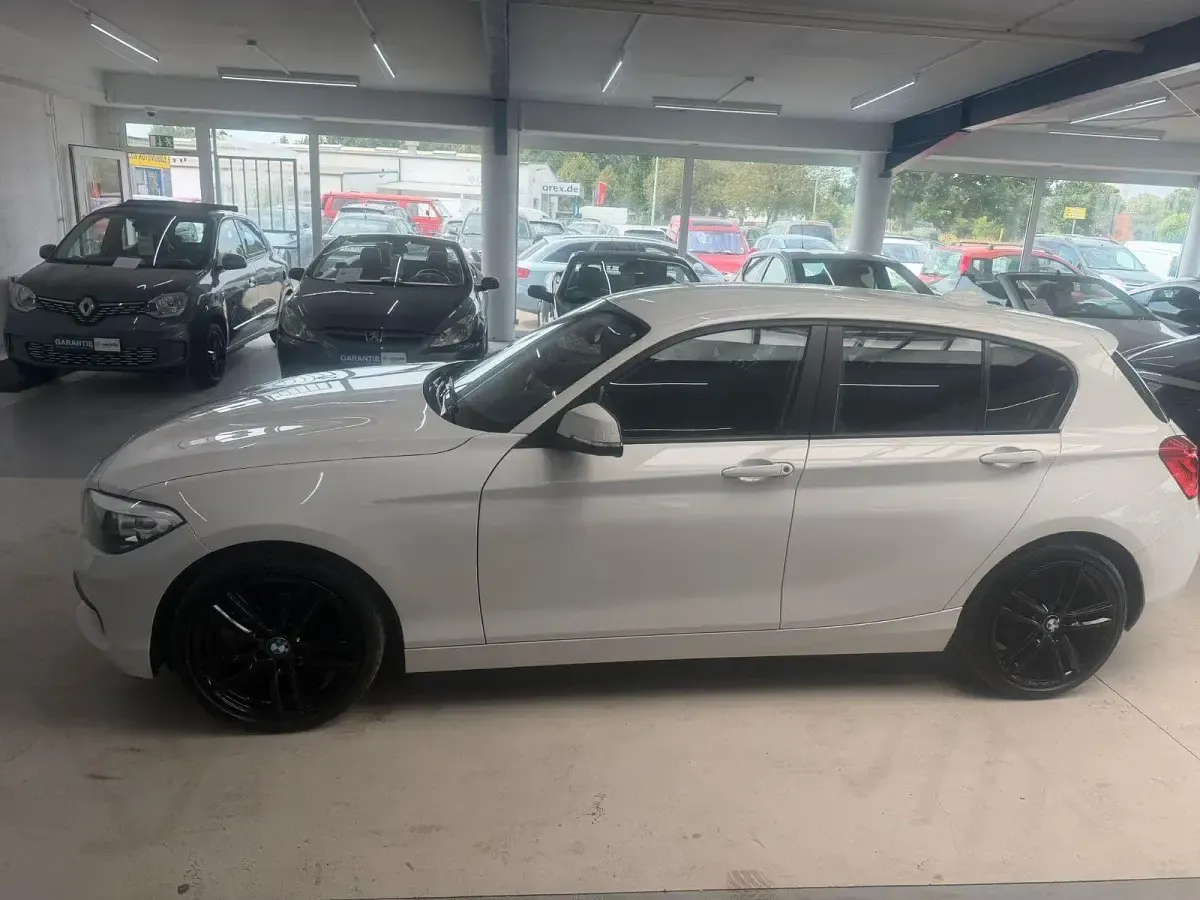Gebraucht BMW 118 Advantage 136 PS (100 kW) 2019 Weiß Limousine