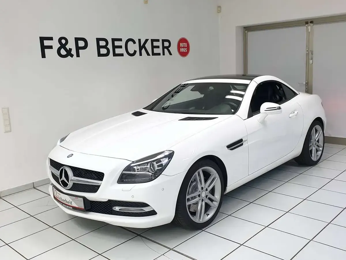 Gebraucht Mercedes SLK200 184 PS (135 kW) 2015 Polarweiss Cabrio