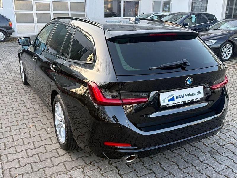 Gebraucht BMW 318 Performance 156 PS (114 kW) 2022 Black sapphire metallic Kombi