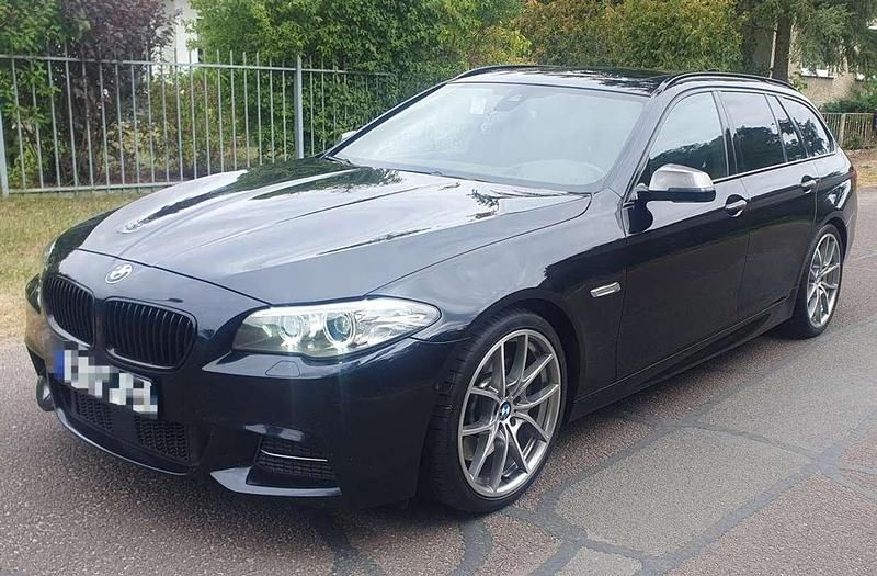 Blau Gebraucht 2015 BMW 550 M Sport Kombi | 25.499 € (Fairer Preis) - Bild 1/4