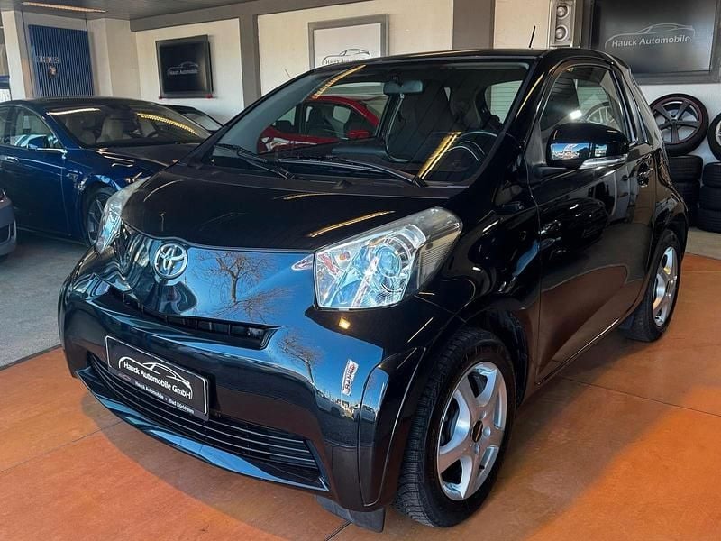 Black metallic Gebraucht 2009 Toyota iQ Kleinwagen | 6.950 € (Fairer Preis) - Bild 1/4