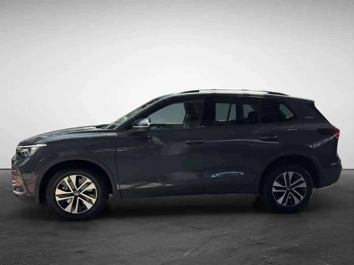 Neu VW Tiguan 150 PS (110 kW) 2026 Delfingrau metallic SUV